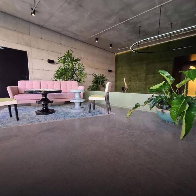Cosmopolitan Apt 1407, 5 Star Facilities, 15M Sjo Airport, Parking, Pool, Gym Сан-Хосе Экстерьер фото